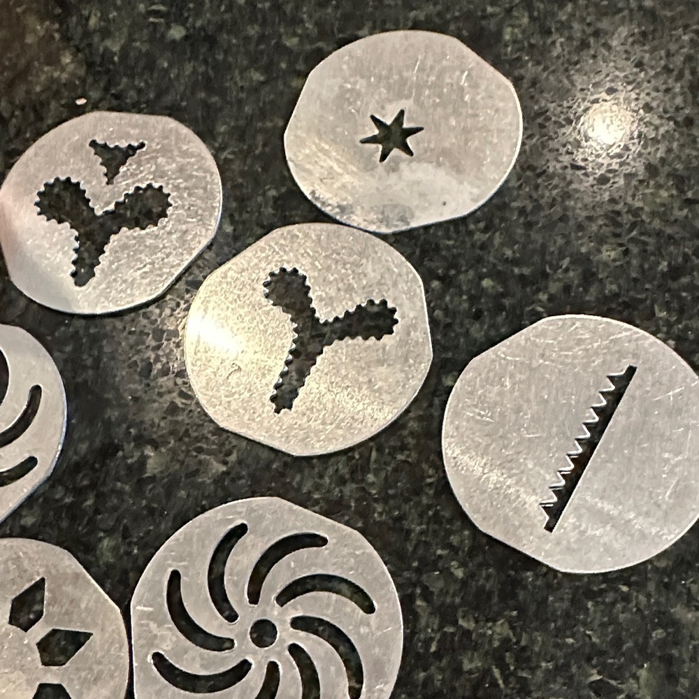 19pc aluminum Cookie Press with Discs and Nozzles holidays baking set shapes - Picture 3 of 6